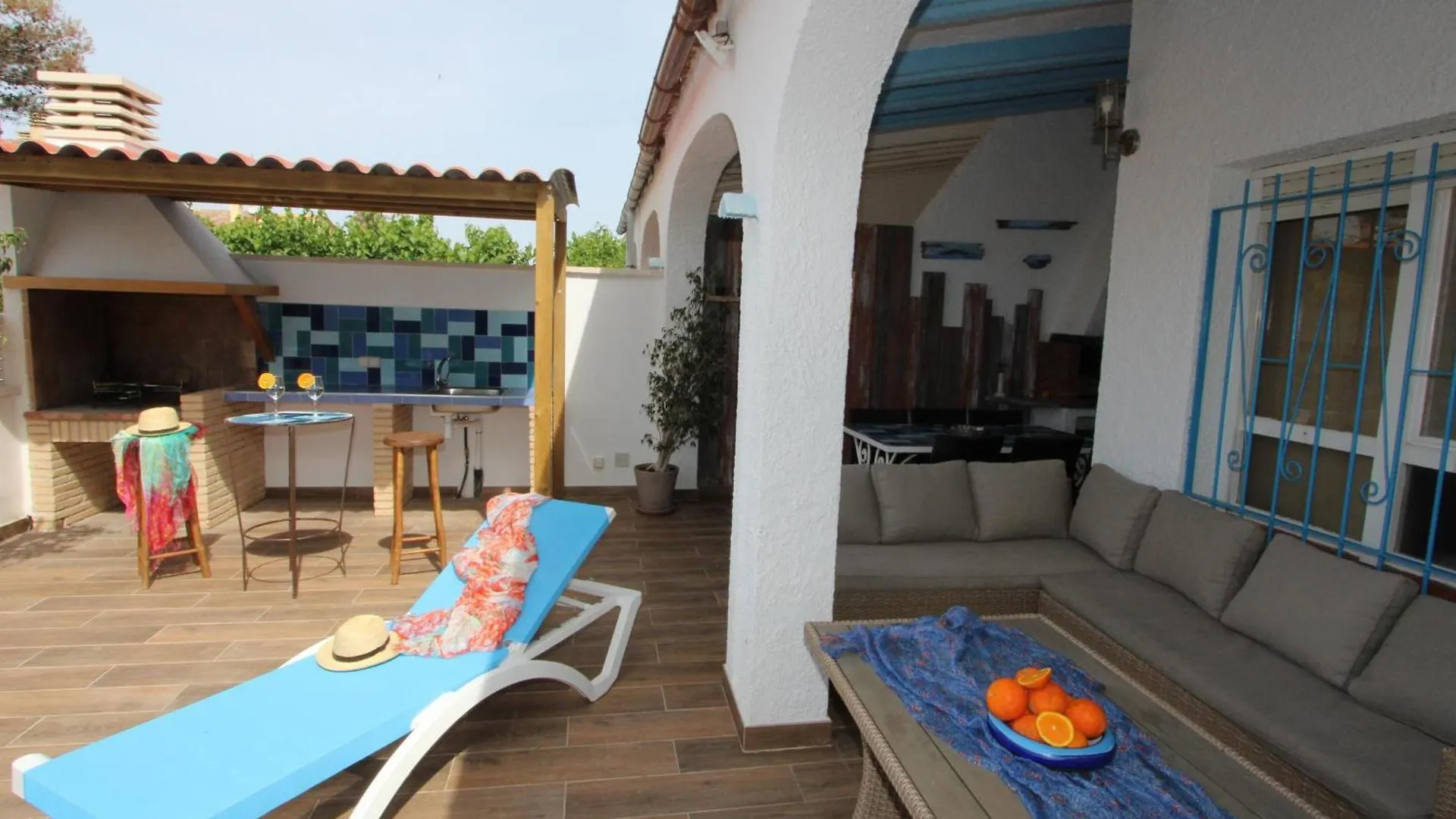 Casa Cerca Del Mar Con Piscina, Aire Acondicionado, Wifi, Admite Mascotas Y Playa Para Perros - Es-184-9 Riumar Spain