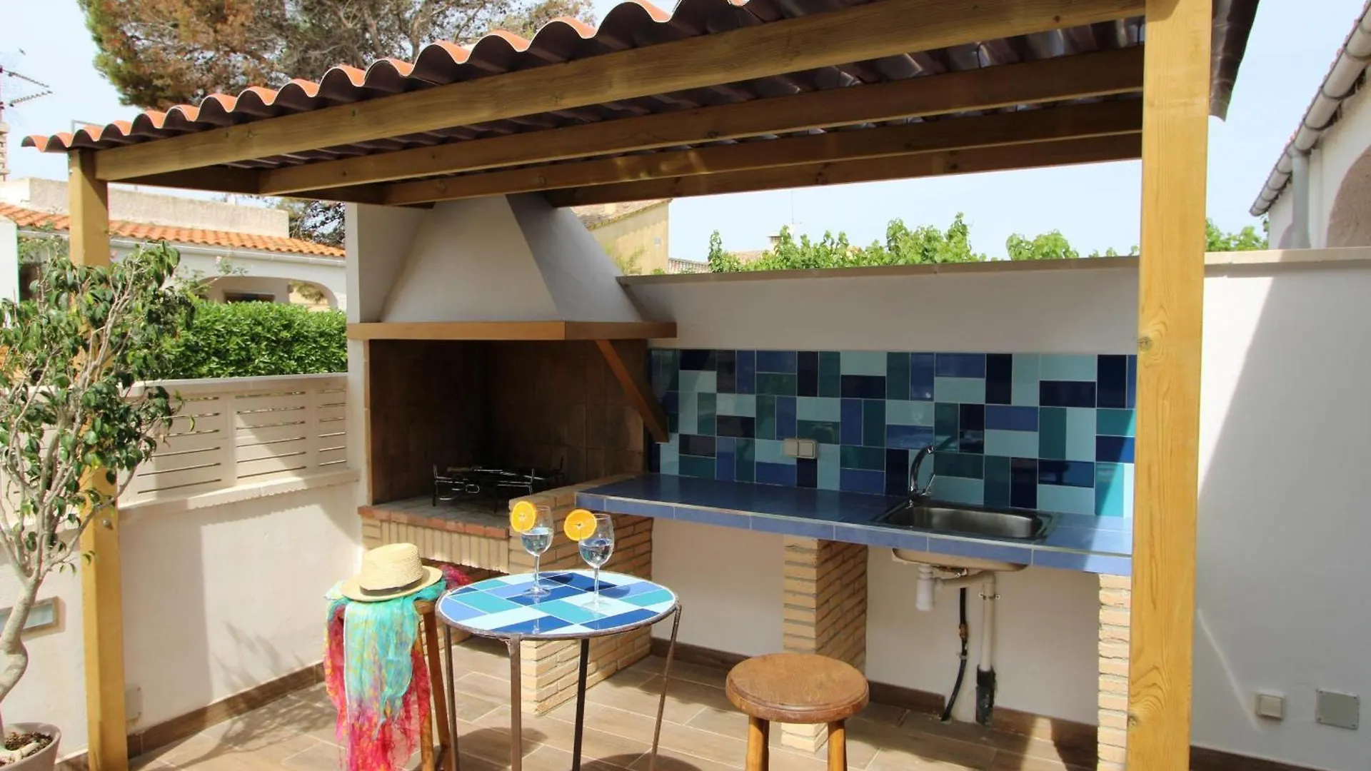 Casa Cerca Del Mar Con Piscina, Aire Acondicionado, Wifi, Admite Mascotas Y Playa Para Perros - Es-184-9 Riumar 0*,  Spain